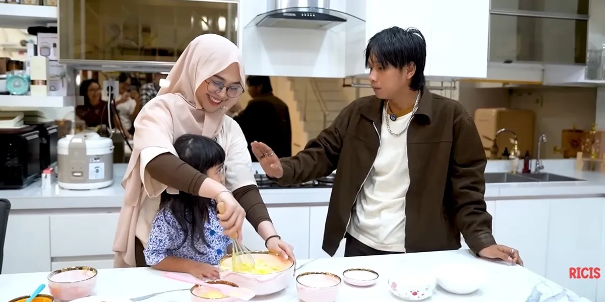 Fajar Sadboy Reads Ayat Kursi to Moana, Makes Ria Ricis' Child Cry
