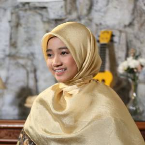 PHOTO: Arfa Marqia, Teen Singer Whose Song is Praised by Jusuf Kalla