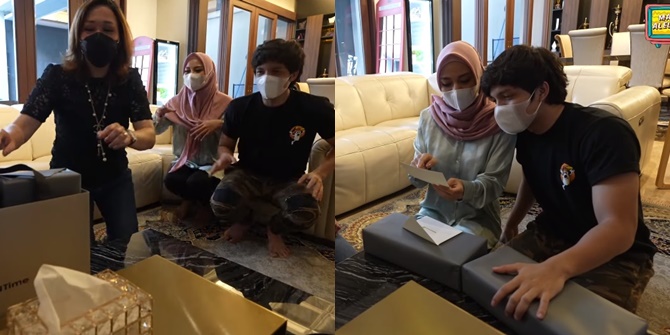 Foto Atta Halilintar and Aurel Hermansyah Unboxing Gifts from Irwan Mussry, Luxurious and Not Ordinary