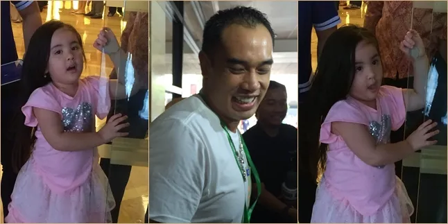 FOTO BAHAGIA ARDI BAKRIE & MIKHAYLA SAMBUT KELAHIRAN ADIK 