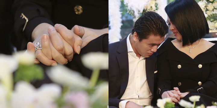 Photos of Syahrini and Reino Barack's Affection, Holding Hands Continuously