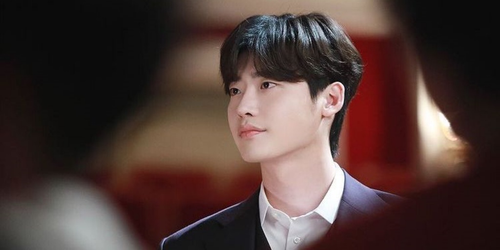 Never Missed Uploading Photos Together with His Co-Stars, Actor Lee Jong Suk is Most Compatible with Who?