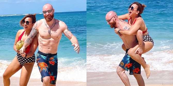 Hot Mom & Hot Daddy, These are 9 Photos of Melaney Ricardo and Tyson Lynch's Vacation in Bali: Carrying Each Other on the Beach