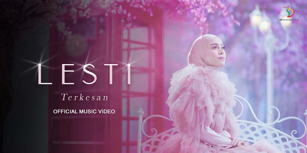 10 Portraits of Lesti Releasing Single 'Terkesan' - Making You Smile