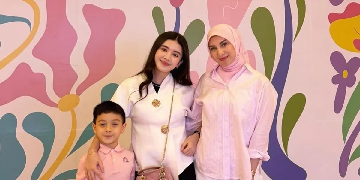 Irish Bella Spent the Weekend with Her Children and Husband, Full of Warmth