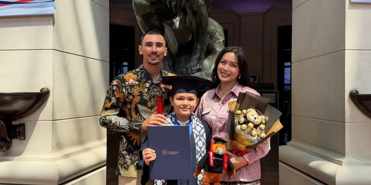 Mathematics Champion, El Barack Son of Jessica Iskandar Often Participates in Science Competitions at School