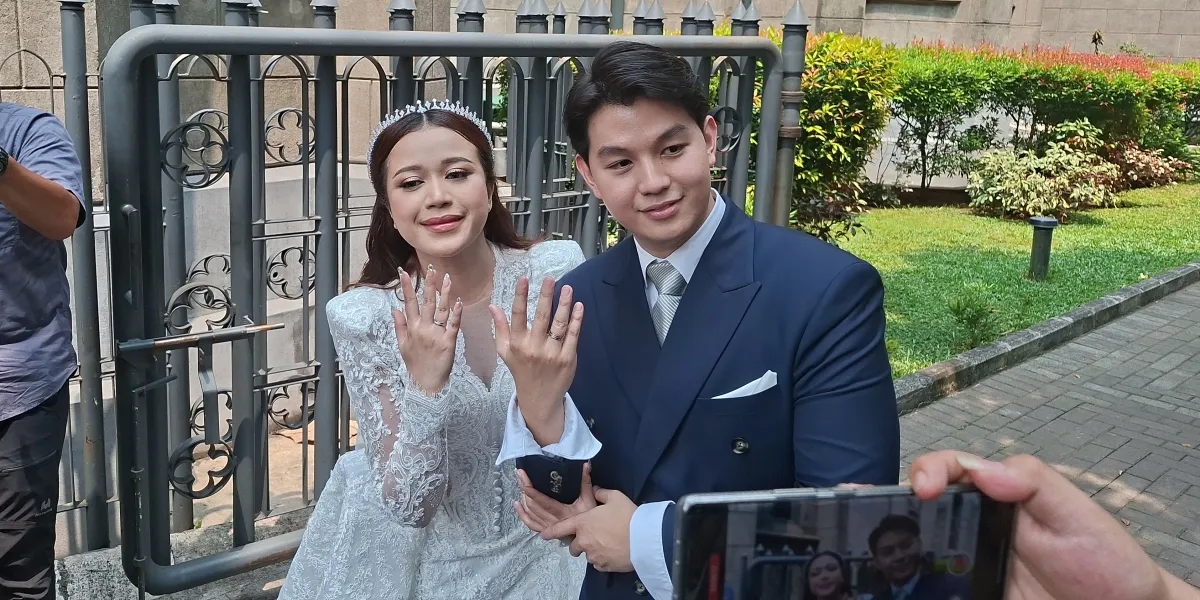 Jonathan Alden Awestruck Seeing Brisia Jodie at the Altar, Premier After Being Secluded