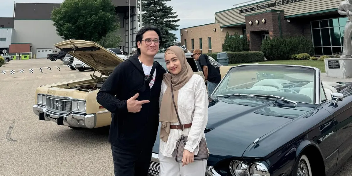 Now Residing in Canada, Cindy Fatikasari & Tengku Firmansyah Express Concern for the Conditions in Their Homeland
