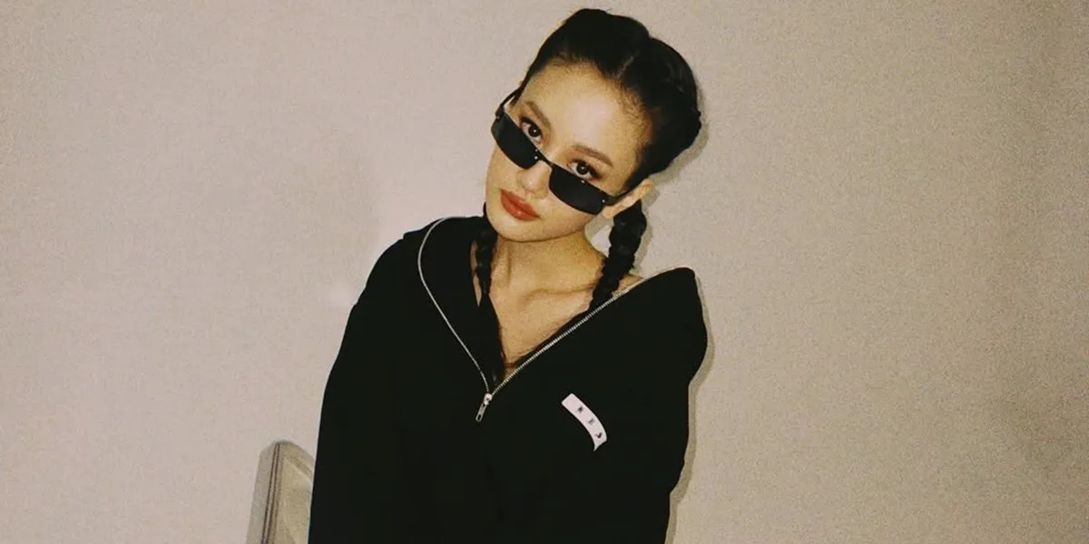 Luz Victoria Looks Beautiful in Black Outfit, Enigmatic Aura Captivates