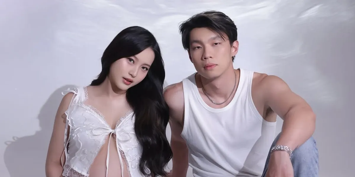 Latest Maternity Shoot of Vior, About to Give Birth - Ready to Become 'V Family'