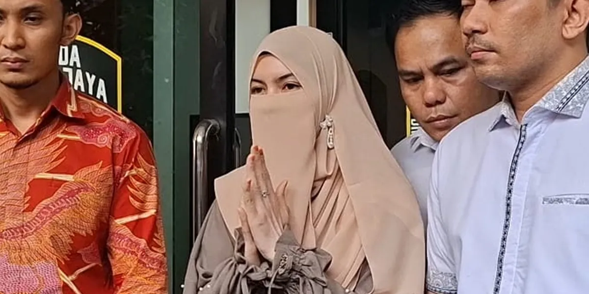 Total Mediation Failure, Wardatina Mawa Insists on Divorce from Insanul Fahmi