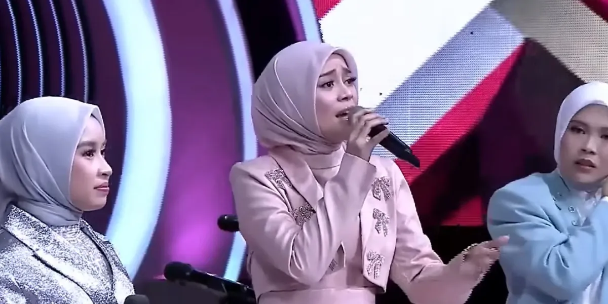 Lesti Kejora's Moment Performing Sundanese Poetry on the D'Academy 7 Top 10 Stage