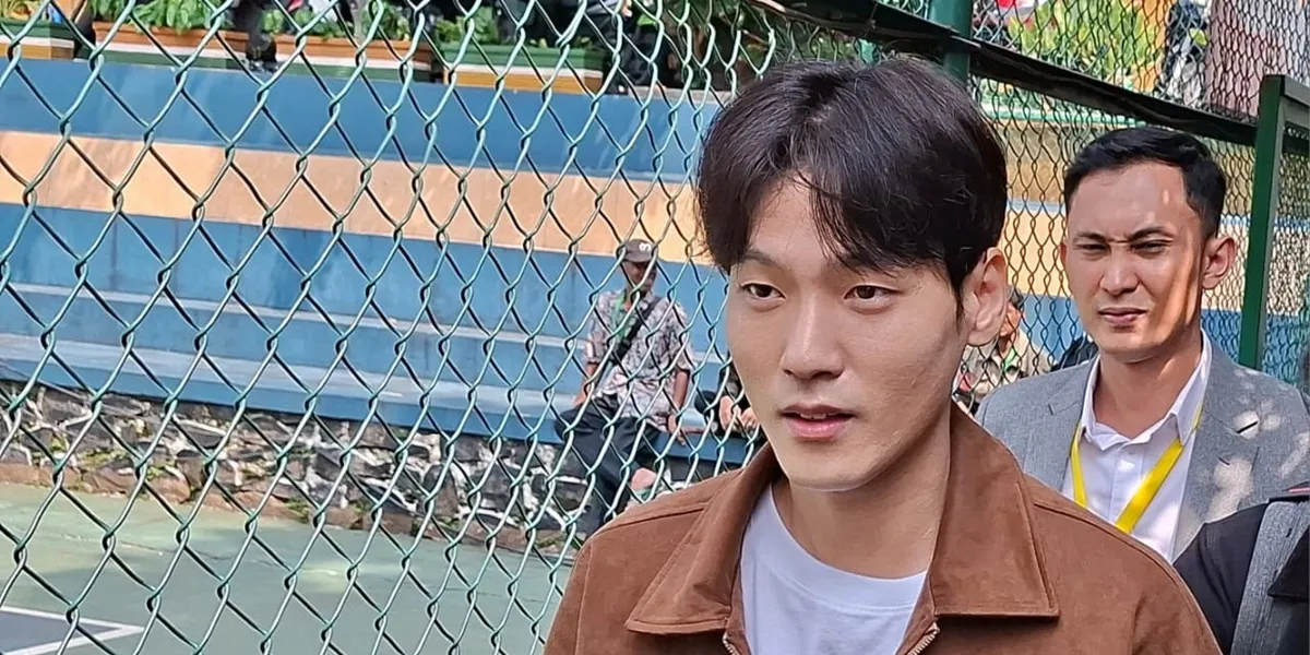 Na Daehoon Attends Divorce Hearing from Jule, Speaks Little Ahead of Mediation