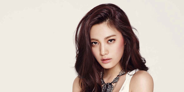  NANA  AFTER SCHOOL AKHIRNYA TAMPIL DENGAN RAMBUT  HITAM 