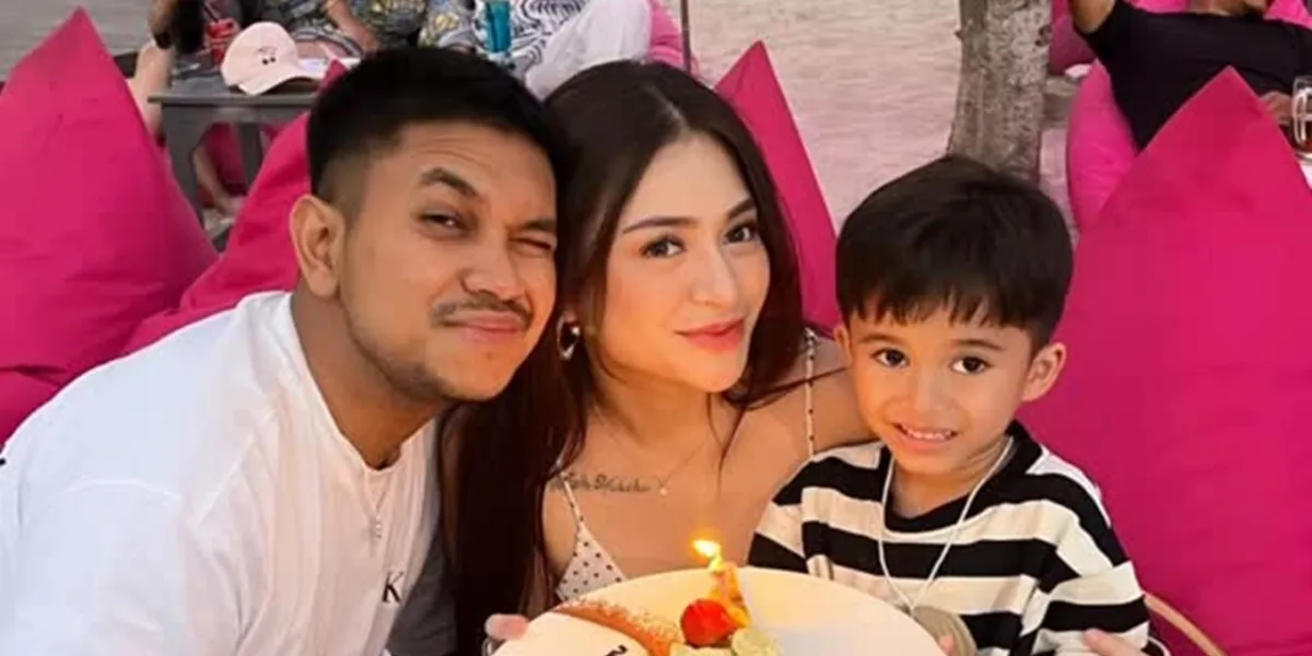 Nathalie Holscher and Aripat Honeymooning in Gili Trawangan, Adzam Joins in Celebrating Happiness