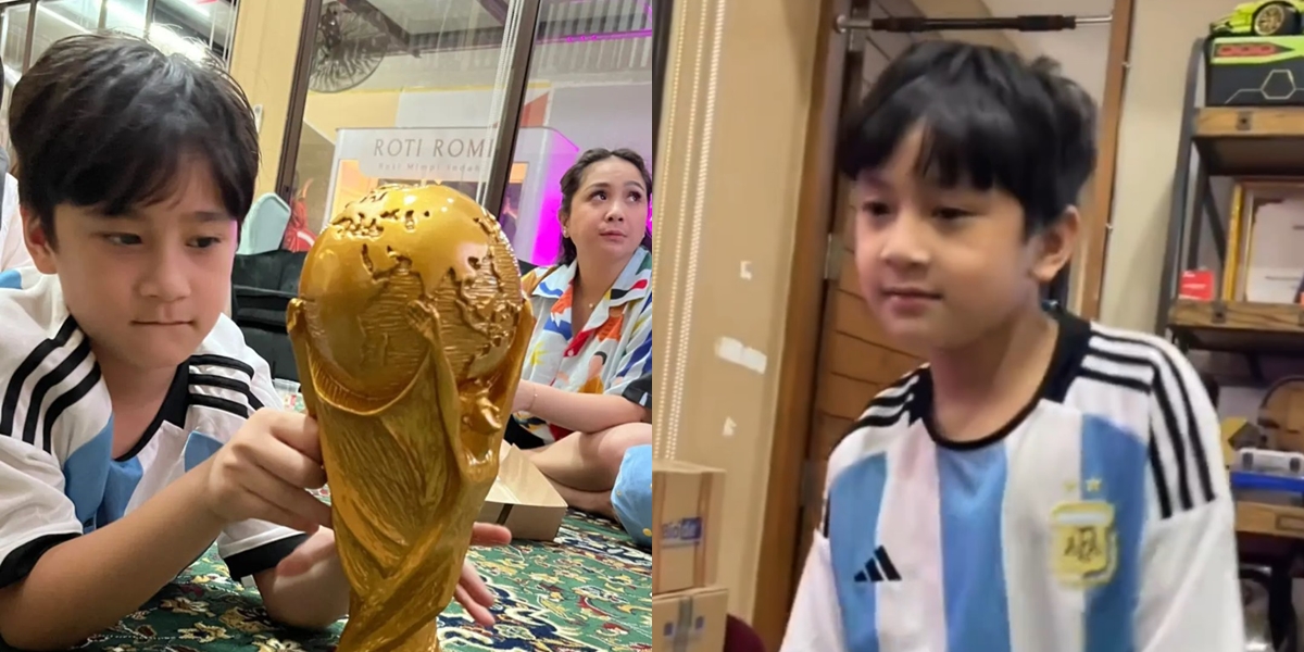 Break the Stigma of 'Bad Luck Carrier', Fun Portraits of Rafathar Watching the 2022 World Cup Final Wearing Argentina Jersey