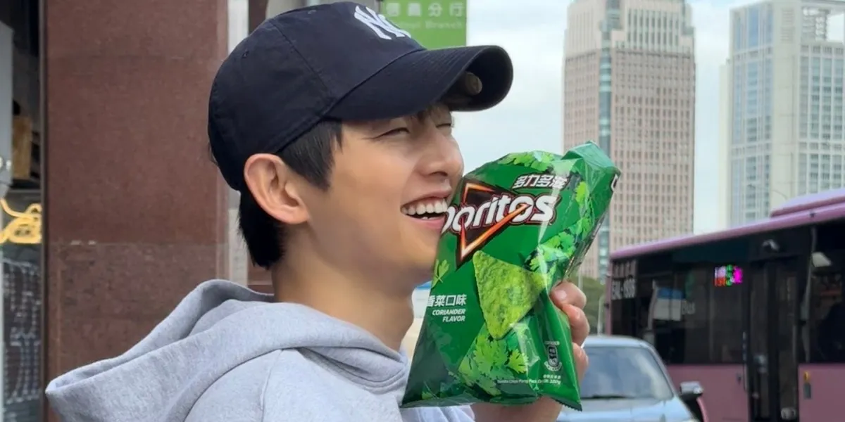 Latest Appearance of Song Joong Ki, Casual Style in Taipei