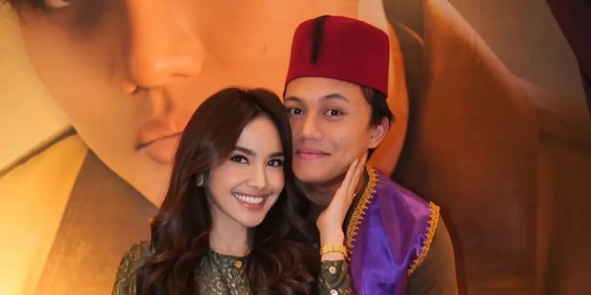 Rizky Febian's Birthday Celebration as Aladdin, Selina as Jasmine