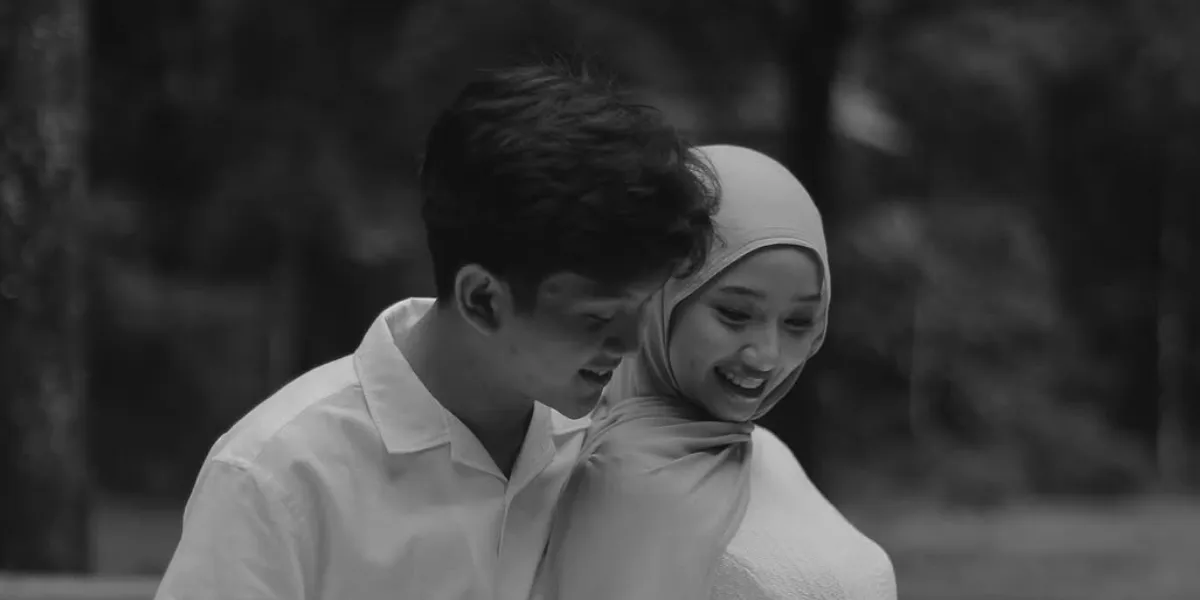 Photoshoot of Influencer Anselma Putri 2026: Showing Off Baby Bump and Sweet Moments with Husband!