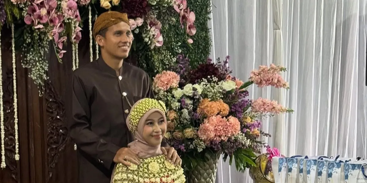 Portrait of Adiba Khanza Holding a 7-Month Celebration, Full of Prayers Ahead of the Birth of Their First Child