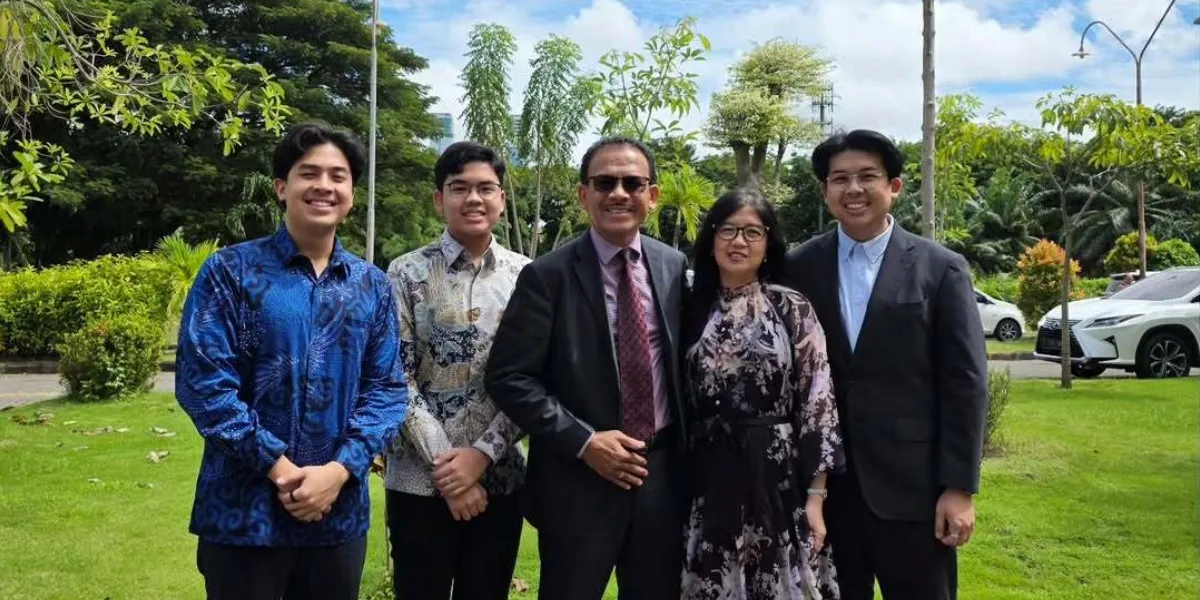 Portrait of Jerome Polin's Younger Brother Successfully Obtaining a Full Scholarship to Study in China