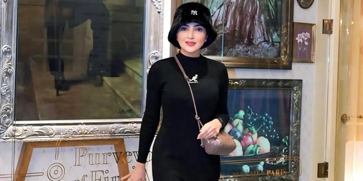 Portrait of Ashanty Appearing Elegant in All-Black Outfit, Her Aura is Expensive and Classy