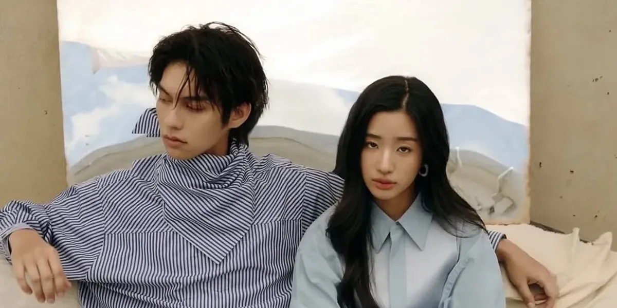 Portrait of Bright Vachirawit and Tu Tontawan Reunited in a Photoshoot, Easing Fans' Longing