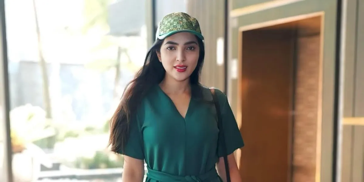 7 Beautiful Portraits of Ashanty in Green Attire, Simple Yet Full of Impact