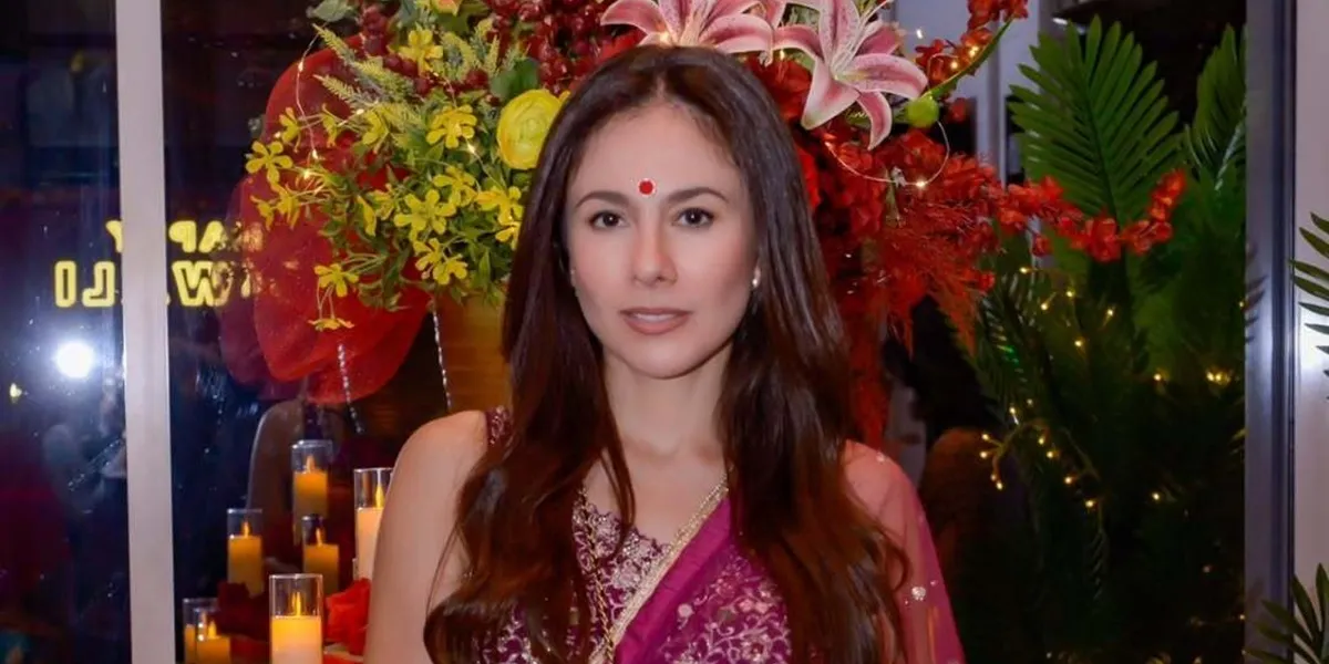 Beautiful Portrait of Wulan Guritno Posting Selfie No Edit and Minimal Makeup