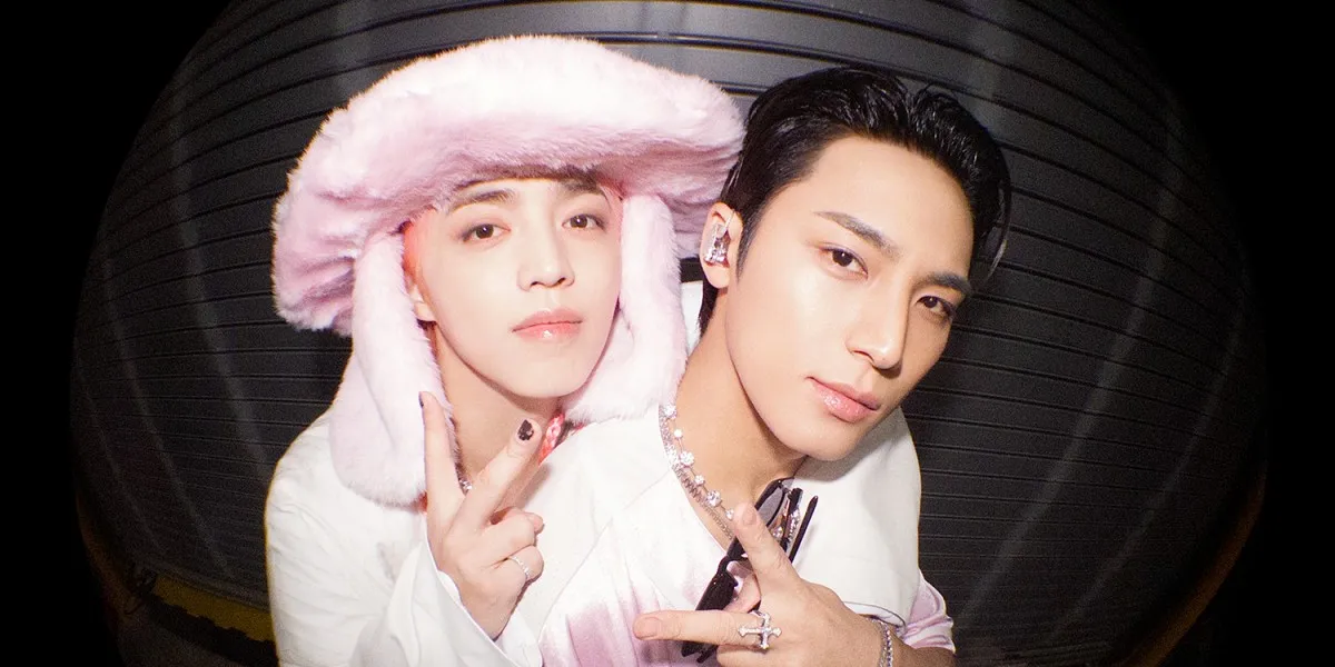 Cute Portraits of S.Coups and Mingyu CxM SEVENTEEN Using Fish Eye Camera