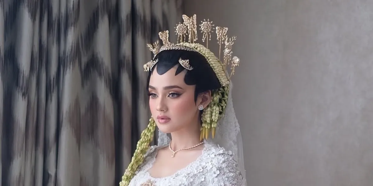 Detailed Makeup Portrait of Syifa Hadju at Her Wedding Ceremony and Reception with El Rumi