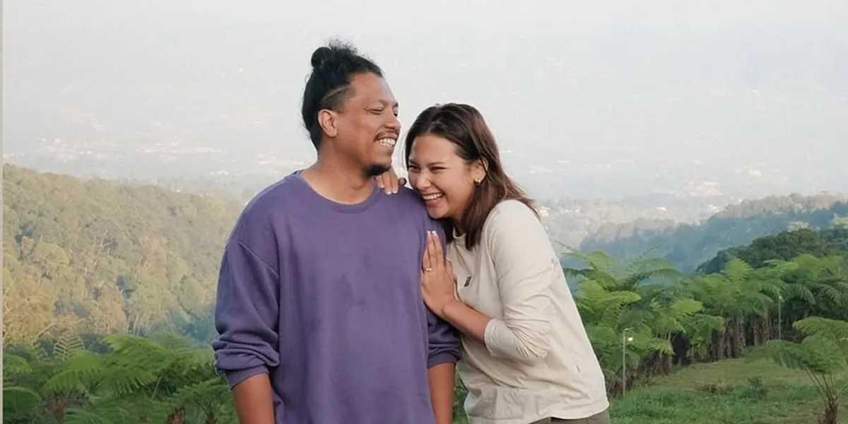 Beautiful Portrait of Indah Permatasari and Arie Kriting Koyoan After 3 Days of Dancing at Pestapora