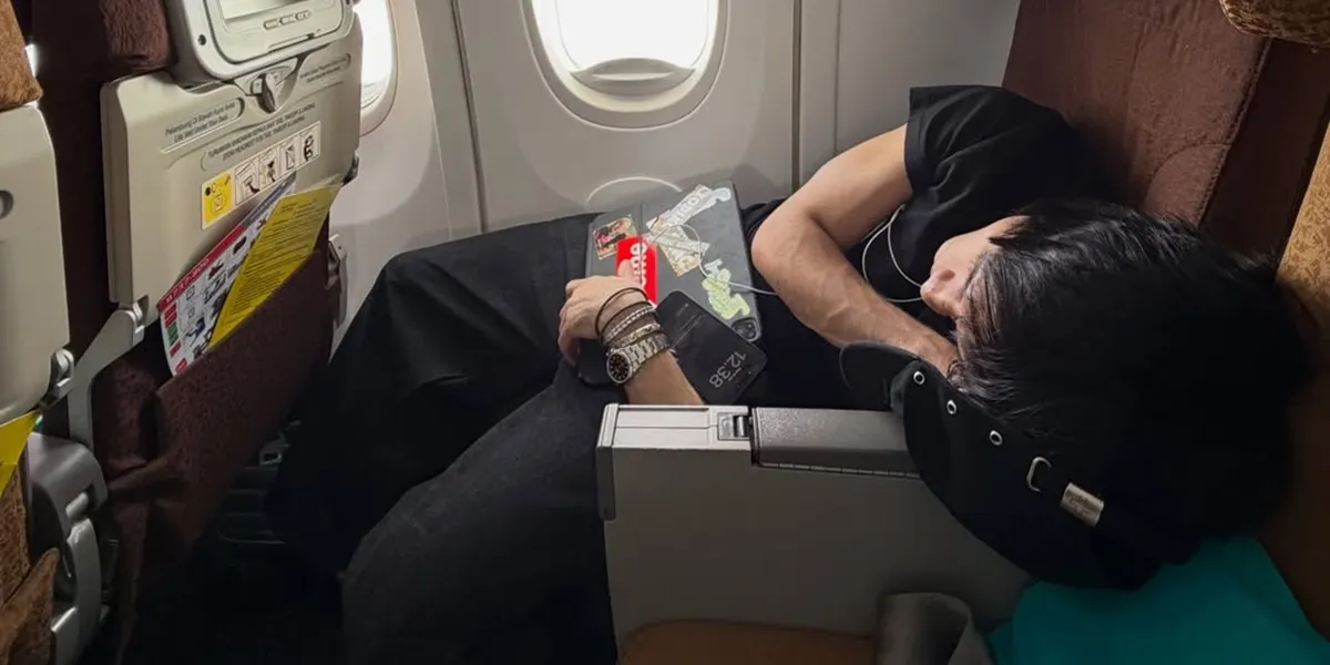 Portrait of Jefri Nichol Falling Asleep on the Plane, Just Looking Handsome