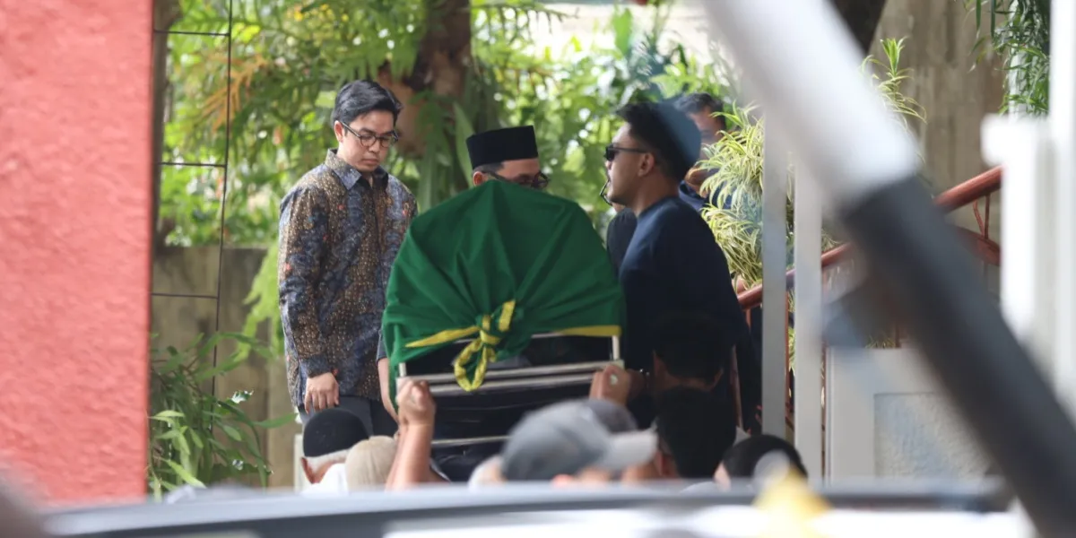 Portrait of the Arrival of Raisa's Mother's Remains at the Funeral Home