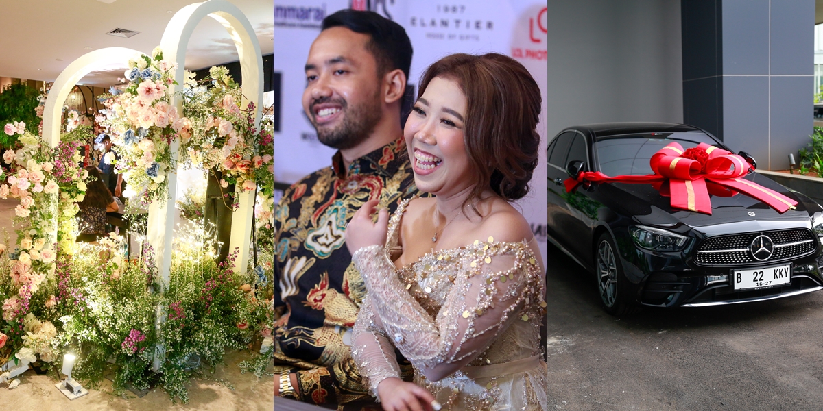 Portrait of Kiky Saputri Receives Mercedes Engagement Car Gift from M. Khairi, Decorated with Special Plate - Beautiful Venue Decoration