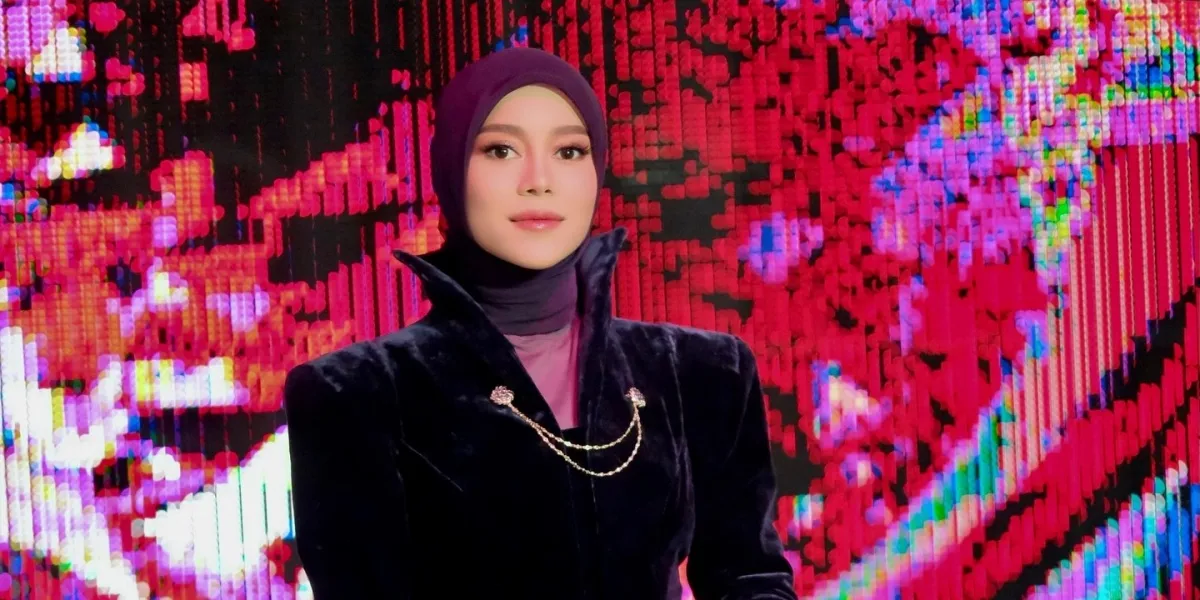 Lesti Kejora's Portrait as a Judge on D'Academy 7, Appearing Beautiful and Charming