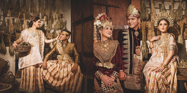 Portrait of Masayu Clara and Qausar Harta's Prewedding, Luxurious in Traditional Attire