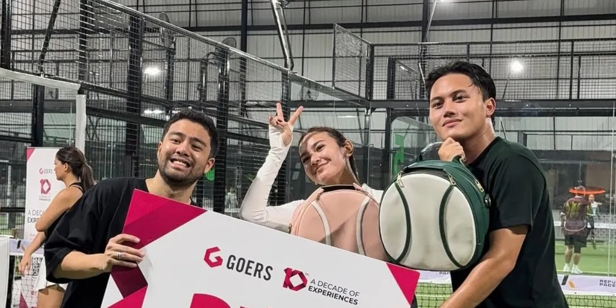 Portrait of Rizky Febian and Mahalini as 2nd Place Winners in the Padel Tournament