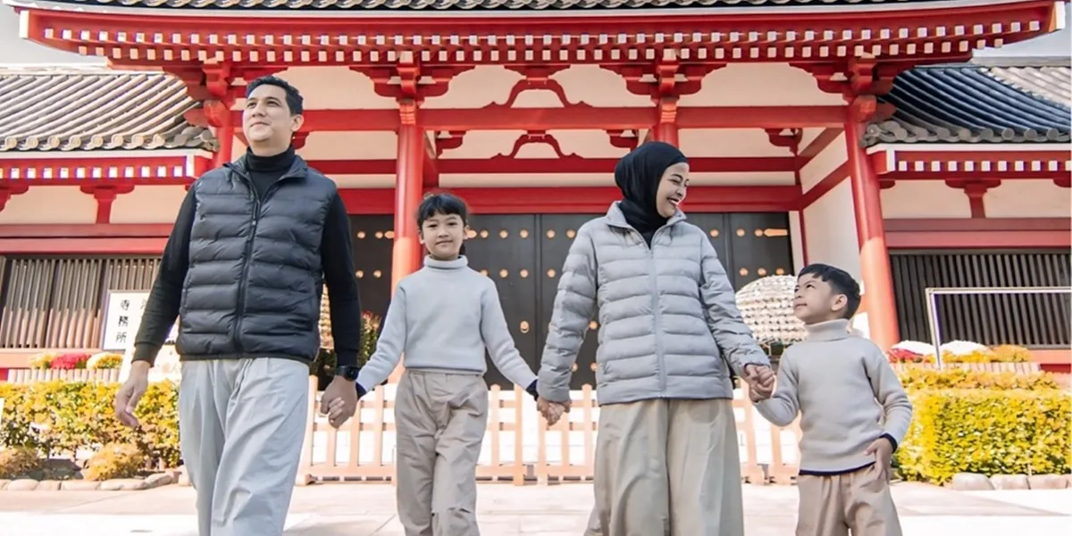 9 Portraits of Tantri Kotak, Arda, and Their Children Vacationing Around Japan, Learning Teamwork in the Family