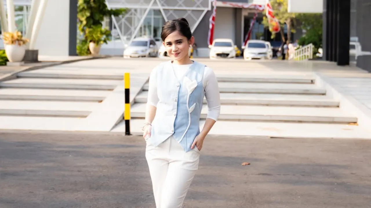 Portrait of Tissa Biani Performing at Airlangga University Surabaya