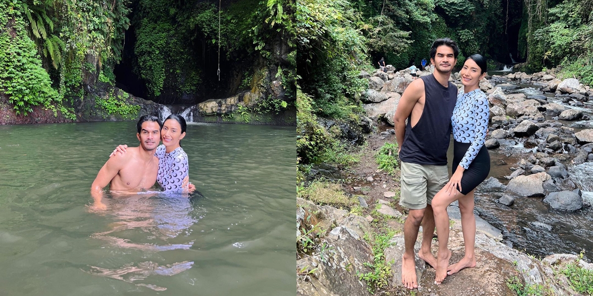 Portrait of Tyas Mirasih and Tengku Tezi Getting Closer, Very Happy Swimming Together in the River - Said to be Compatible