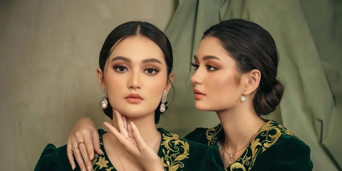 Portrait of Zoe Abbas Jackson Photoshoot with Laura Abbas Jackson, Siblings Like Twins