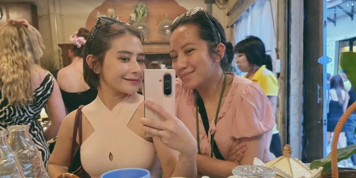 Prilly Latuconsina Finally Goes on Vacation with Friends Since Kindergarten and High School, a Gift from Omara Esteghlal