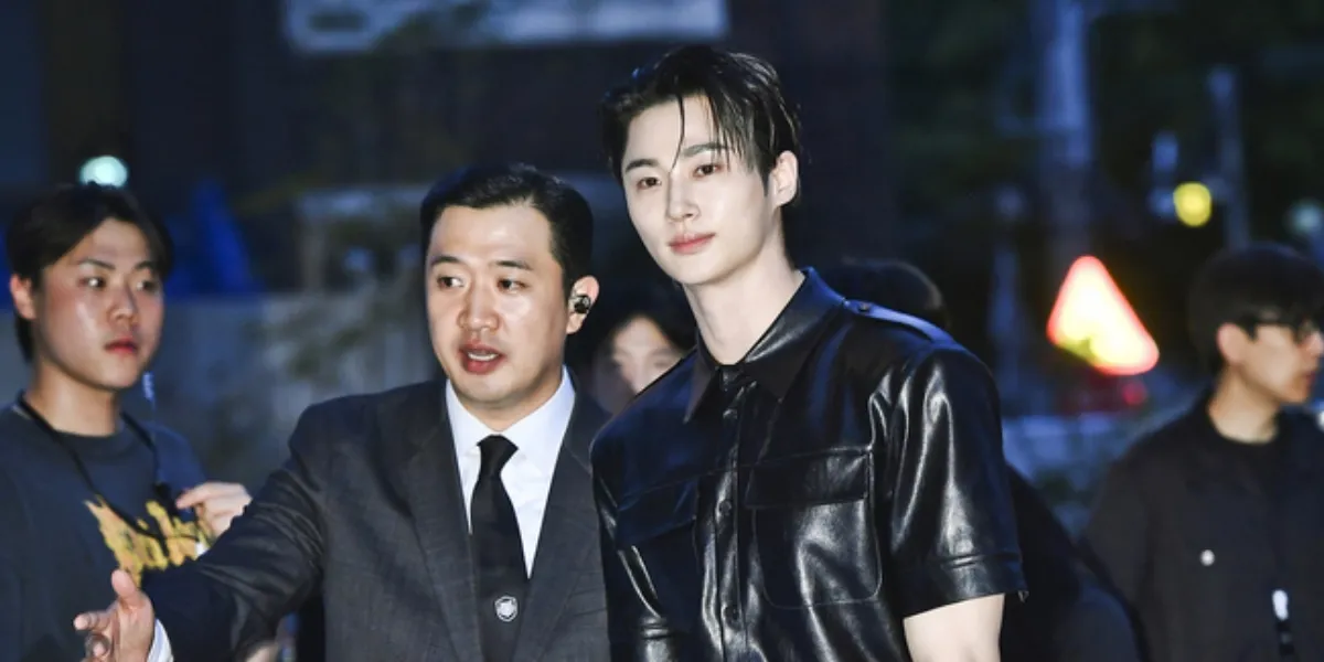 Byeon Woo Seok's Body Proportions Leave Korean Netizens Amazed