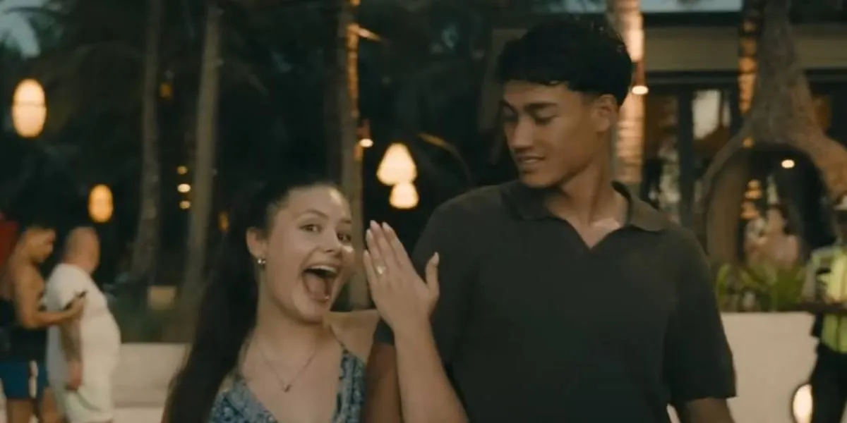 Rafael Struick proposes to Noa van der Hoeven in Bali, Romantic at Dusk