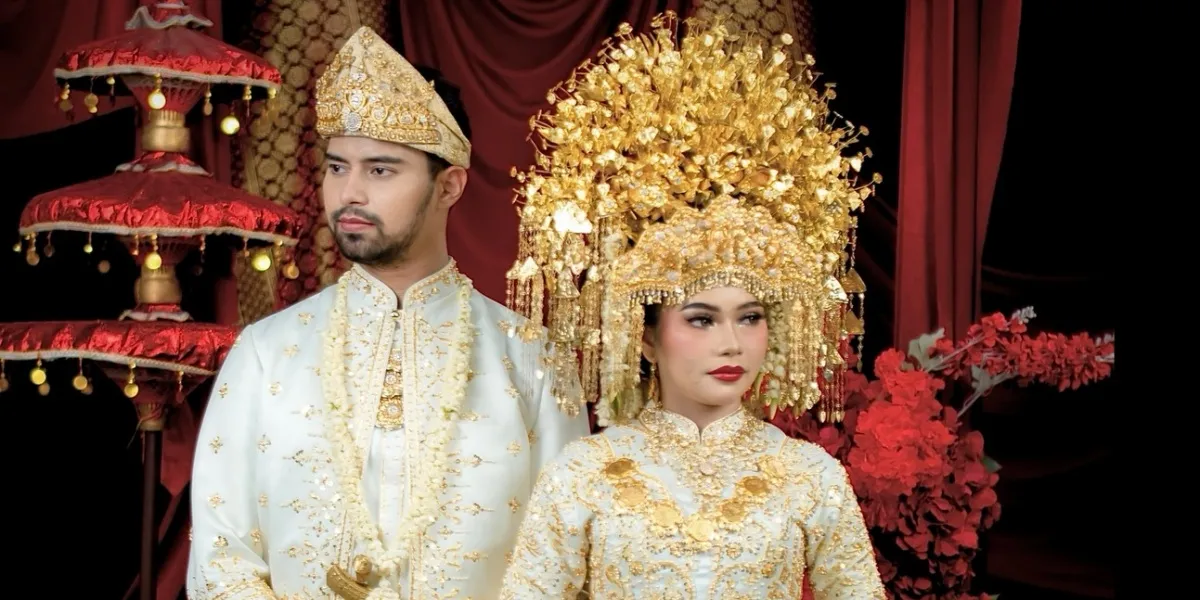 Rara LIDA & Aladull Prewedding in South Sumatra Traditional Attire