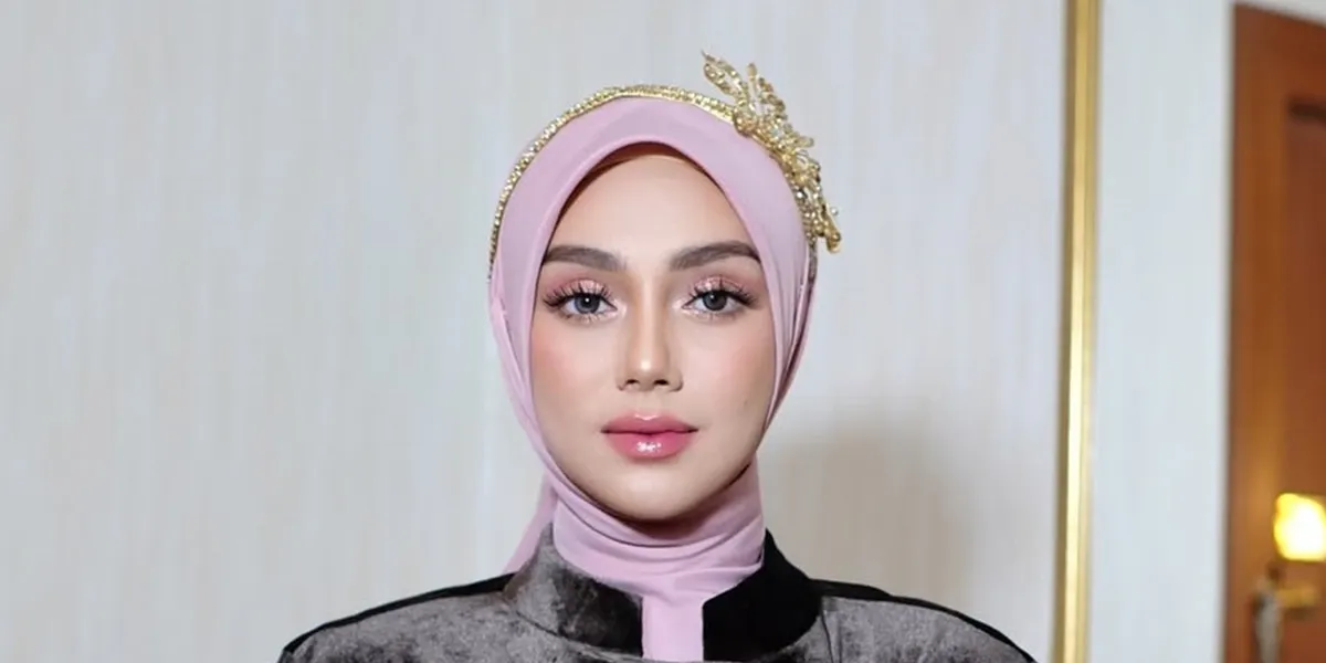 Celine Evangelista's Children's Reaction to Their Mother's Hijab Made Her Realize and Feel Ashamed When Taking It Off