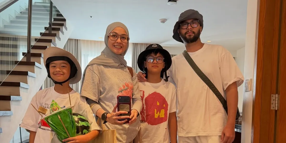 Revalina S Temat Celebrates 11th Anniversary with Her Husband, Still Includes the Kids