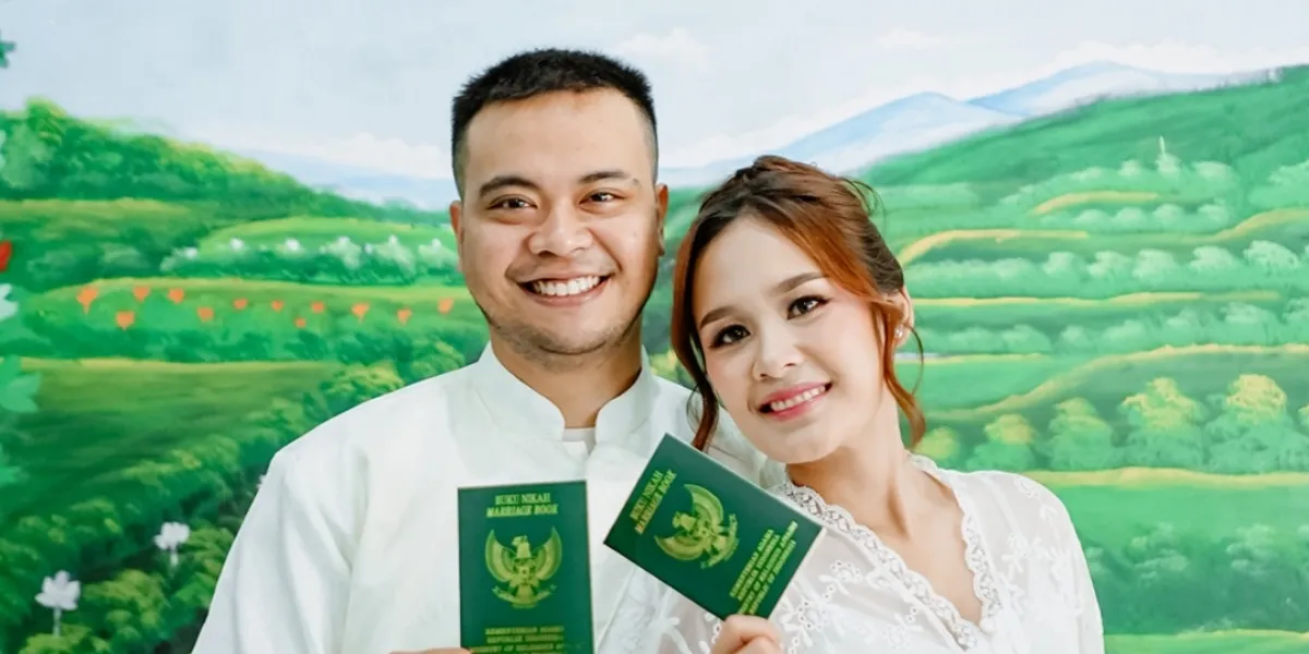 Reza SMASH Officially Married at KUA, Rides Motorcycle Together After Marriage Ceremony