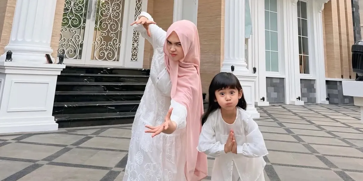 Ria Ricis and Moana Celebrating Eid in a New Home, Immediately Going Home to the Ocean